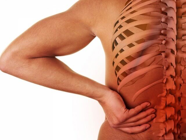 Симптомы повреждения костей спины