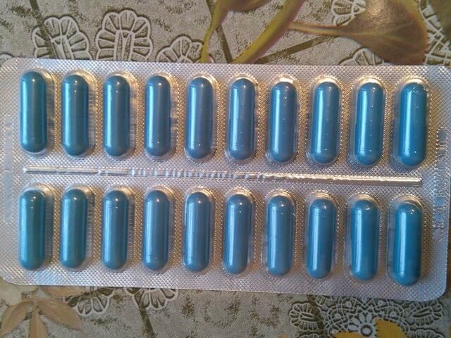 Таблетки в синей оболочке