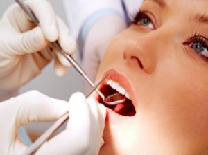 Что можно и следует делать после удаления зуба